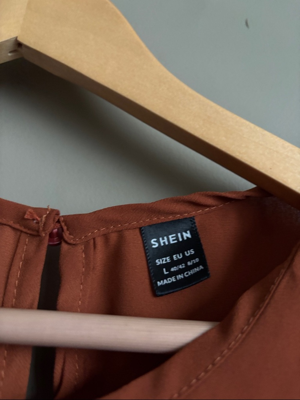 SHEIN Rust Ruffle Cap Sleeve Blouse - Picture 2 of 3